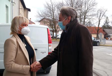 VLADA NA OBISKU V CERKNICI 009 FOTO LJUBO VUKELIČ